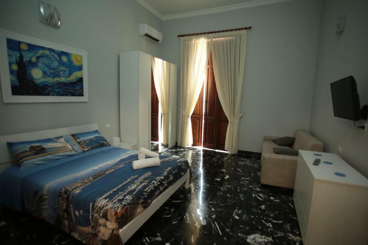 Casa Fiorito Apartment เนเปิลส์ ภายนอก รูปภาพ