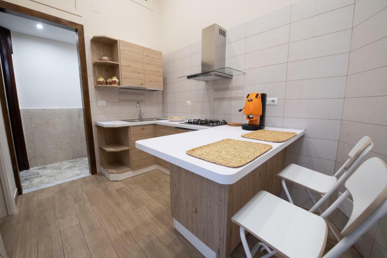 Casa Fiorito Apartment เนเปิลส์ ภายนอก รูปภาพ